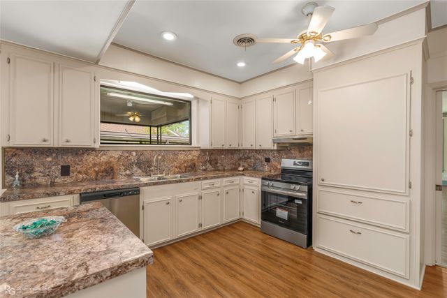 104 3rd Street NW, Springhill, LA 71075