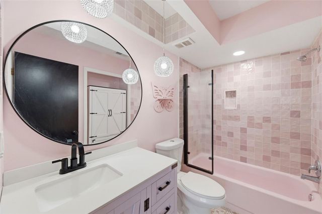 9438 TARA CAY COURT 27, Seminole, FL 33776