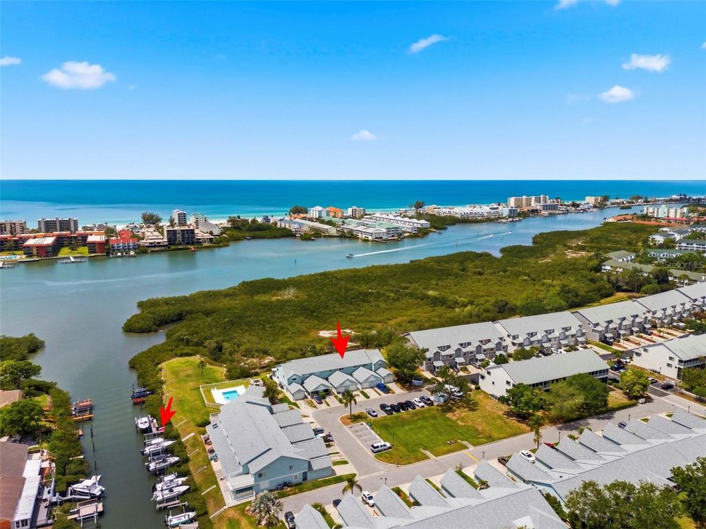 9438 TARA CAY COURT 27, Seminole, FL 33776