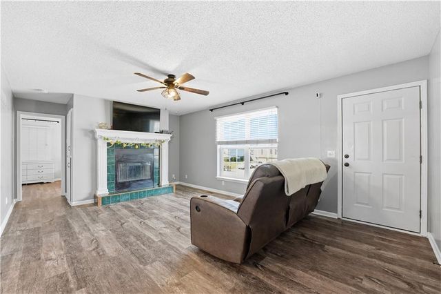 1305 Stonecrest Drive, Kearney, MO 64060