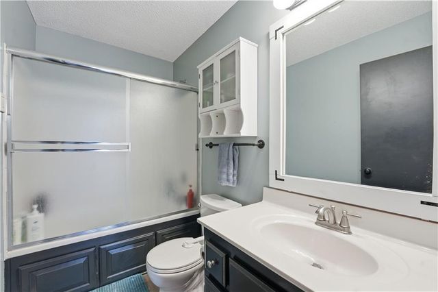 1305 Stonecrest Drive, Kearney, MO 64060