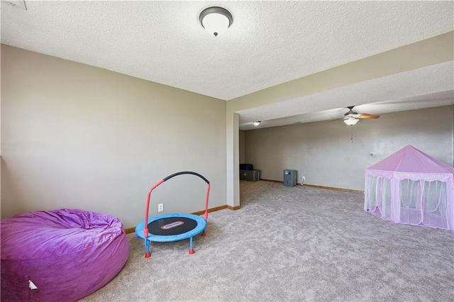 1305 Stonecrest Drive, Kearney, MO 64060