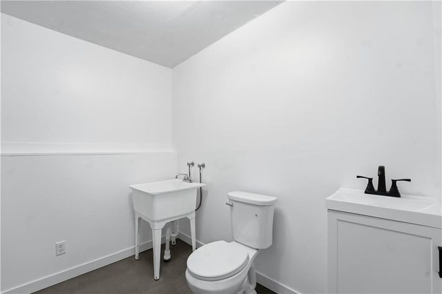 1305 Stonecrest Drive, Kearney, MO 64060