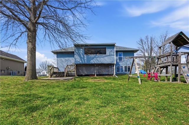 1305 Stonecrest Drive, Kearney, MO 64060