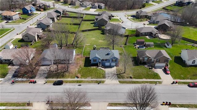1305 Stonecrest Drive, Kearney, MO 64060