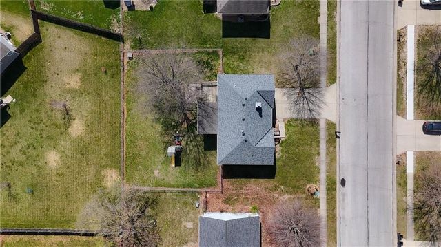 1305 Stonecrest Drive, Kearney, MO 64060
