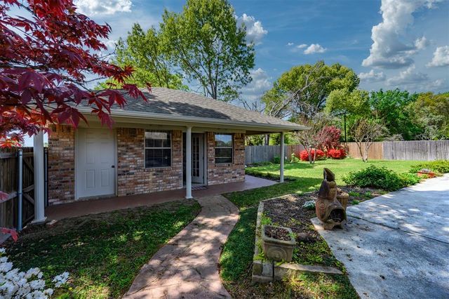 101 Bent Tree Drive, Palestine, TX 75801