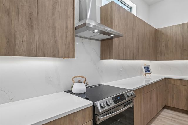 1767 Novela Way, Dallas, TX 75215