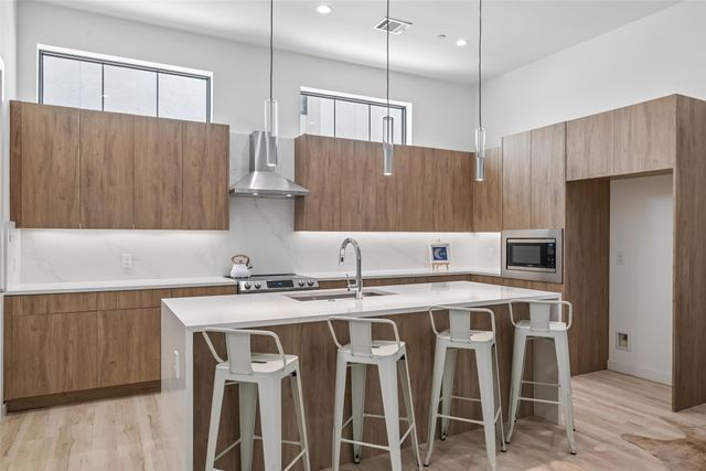 1767 Novela Way, Dallas, TX 75215