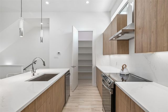 1767 Novela Way, Dallas, TX 75215