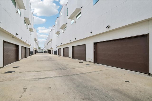 1767 Novela Way, Dallas, TX 75215