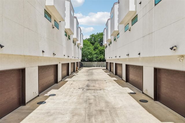 1767 Novela Way, Dallas, TX 75215