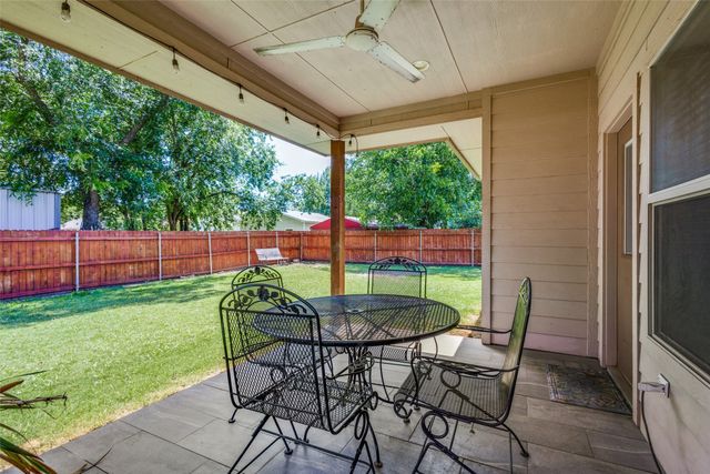 402 E Main Street, Tioga, TX 76271