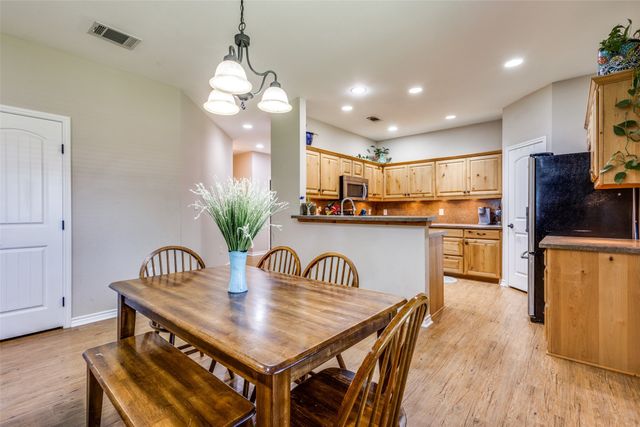 402 E Main Street, Tioga, TX 76271