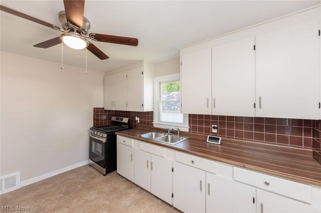 125 E 30th Street, Lorain, OH 44055