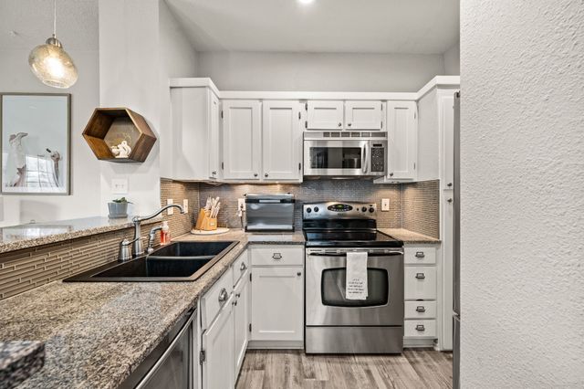 5740 Martel Avenue A13, Dallas, TX 75206