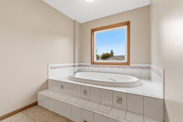 1667 Knights Drive, North Mankato, MN 56003