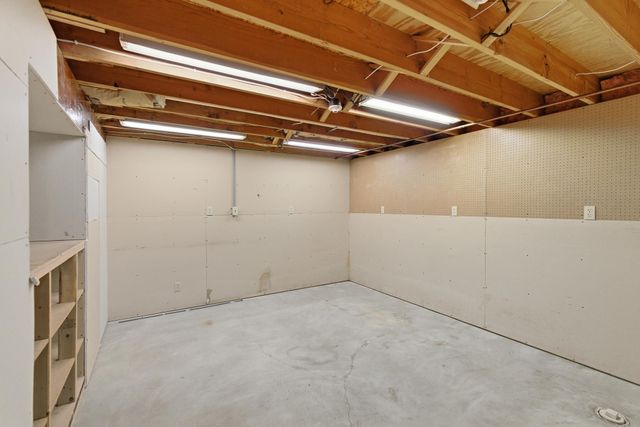 1667 Knights Drive, North Mankato, MN 56003