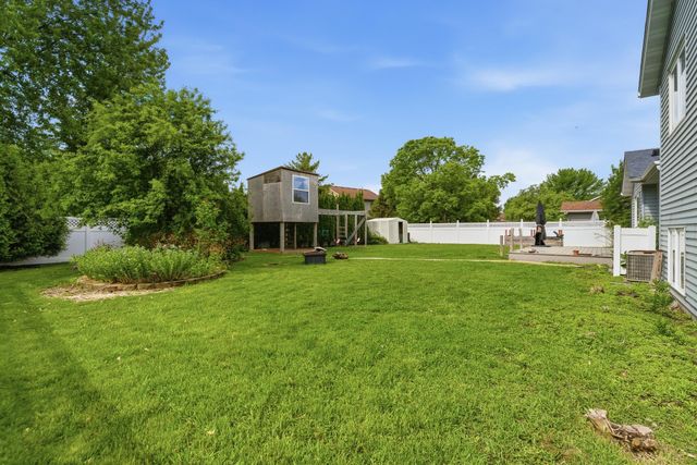 1667 Knights Drive, North Mankato, MN 56003