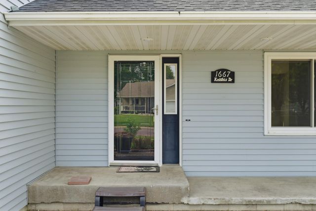 1667 Knights Drive, North Mankato, MN 56003