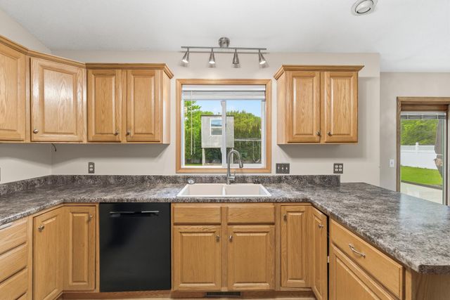 1667 Knights Drive, North Mankato, MN 56003