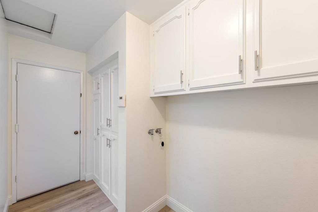 Image 11 of property listing at 6260 N Palm Avenue # 111, Fresno, CA 93704