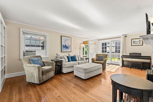 95 High St, Andover, MA 01810
