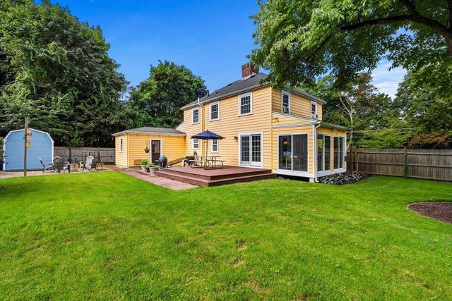95 High St, Andover, MA 01810
