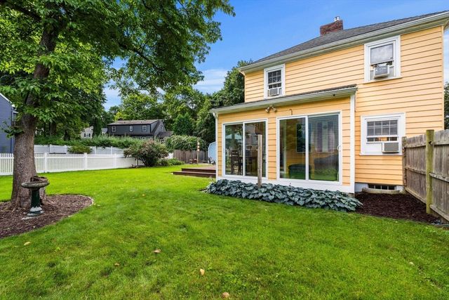 95 High St, Andover, MA 01810
