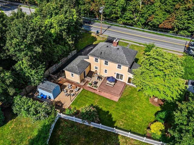 95 High St, Andover, MA 01810