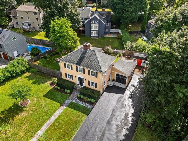 95 High St, Andover, MA 01810