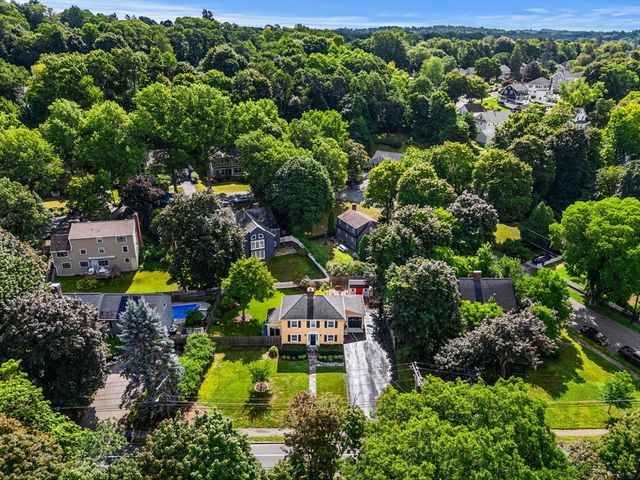 95 High St, Andover, MA 01810
