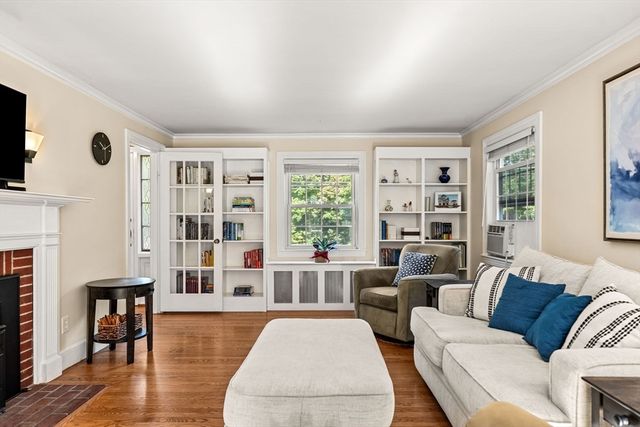 95 High St, Andover, MA 01810