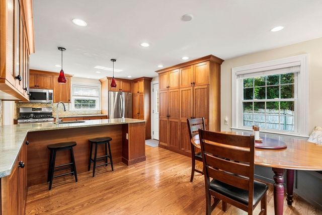 95 High St, Andover, MA 01810