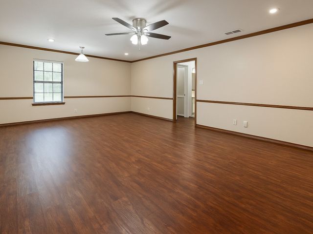 1510 Surry Place Drive, Cleburne, TX 76033
