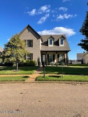 4684 W Petite Loop, Olive Branch, MS 38654