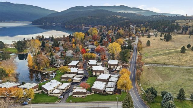 305 S Liberty Lake Rd, Liberty Lake, WA 99019