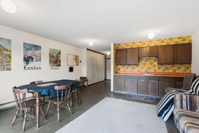 305 S Liberty Lake Rd, Liberty Lake, WA 99019