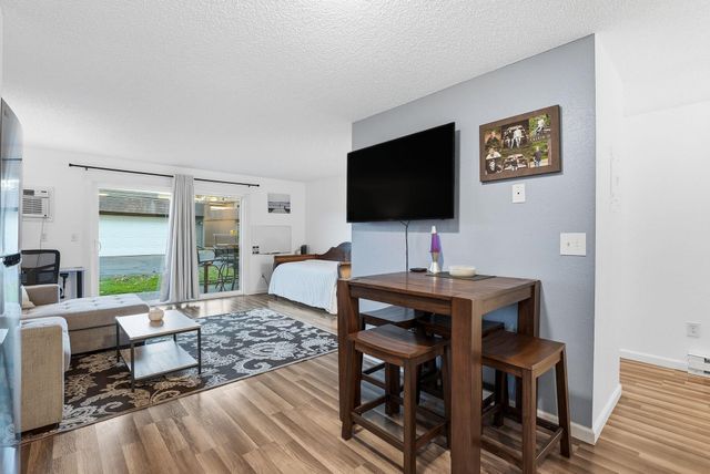 305 S Liberty Lake Rd, Liberty Lake, WA 99019