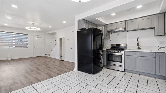 16313 Prairie 3, Lawndale, CA 90260
