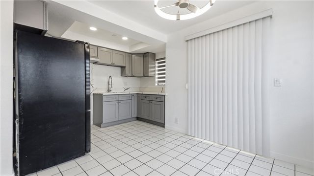 16313 Prairie 3, Lawndale, CA 90260