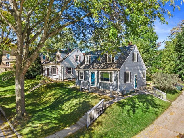 9020 W Vincent PLACE, West Allis, WI 53214