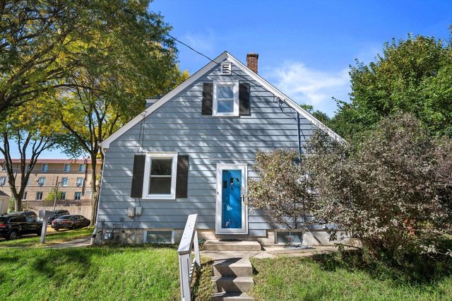9020 W Vincent PLACE, West Allis, WI 53214