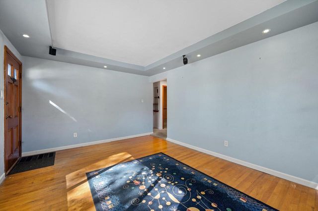 9020 W Vincent PLACE, West Allis, WI 53214