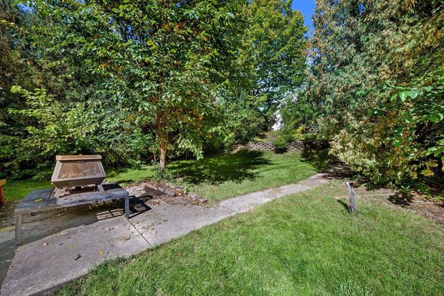 9020 W Vincent PLACE, West Allis, WI 53214