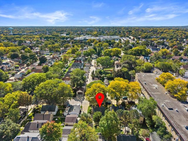 9020 W Vincent PLACE, West Allis, WI 53214