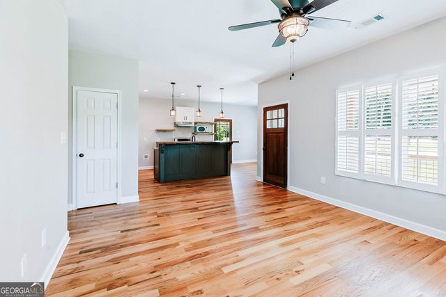 1445 N Forest Avenue, Hartwell, GA 30643