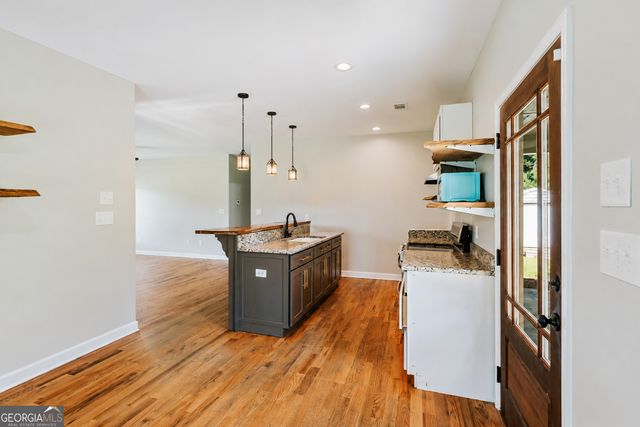 1445 N Forest Avenue, Hartwell, GA 30643