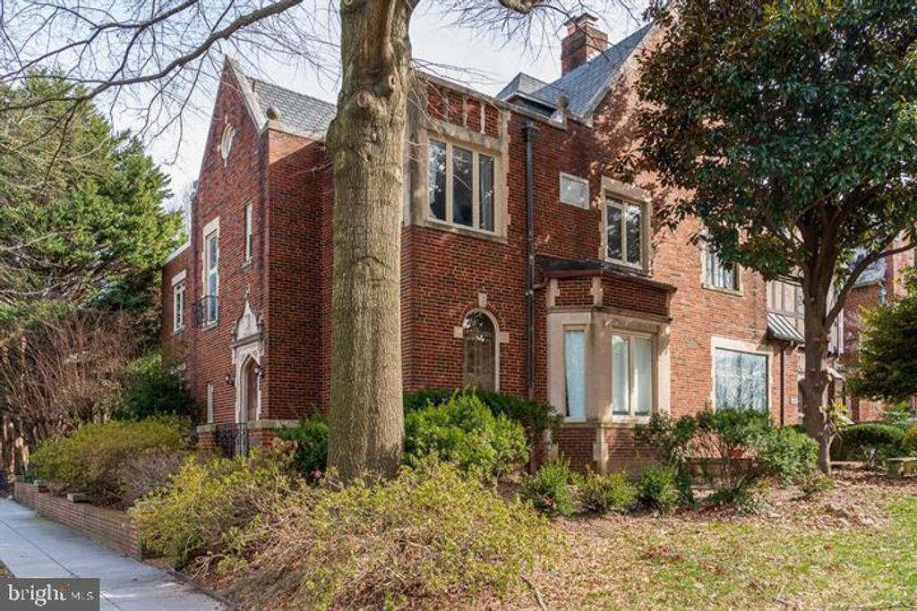 1518 WHITTIER ST NW, Washington, DC 20012