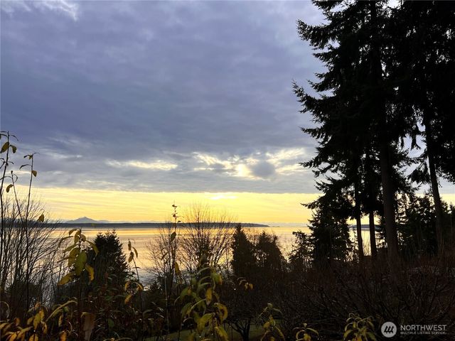 663 Vesper Way, Camano Island, WA 98282